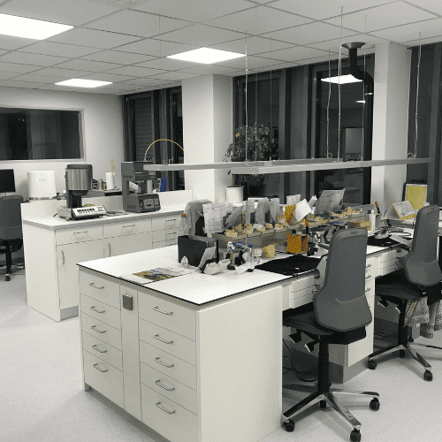 Licht im Dentallabor Thiele - LED Pendelleuchten
