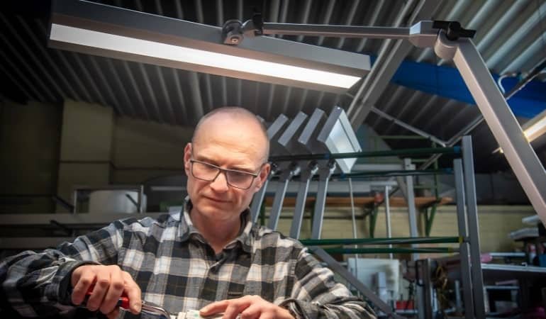 Industrie Gelenkleuchten im Einsatz