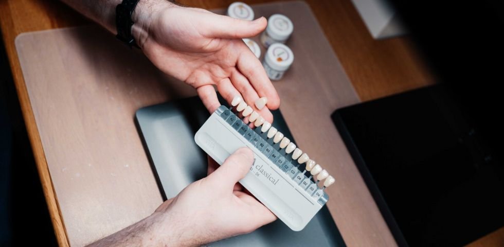 Farbwahrnehmung_ Die geheime Kunst der Zahntechnik