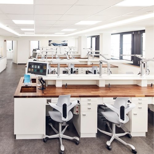 Ideales Licht fürs Dentallabor 4