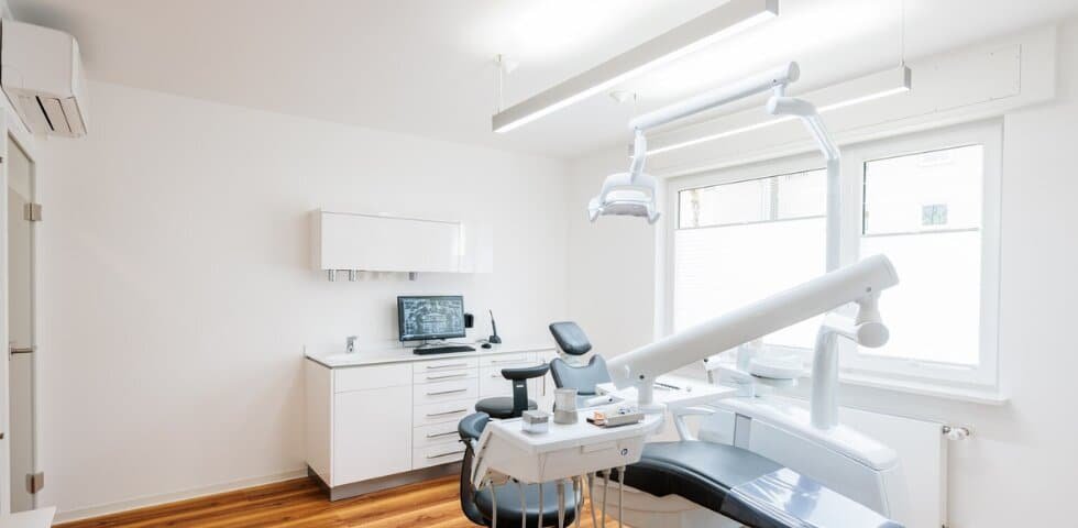 Neue Praxisleuchten – Projekt „Gesund & Weiß “ Bamberg